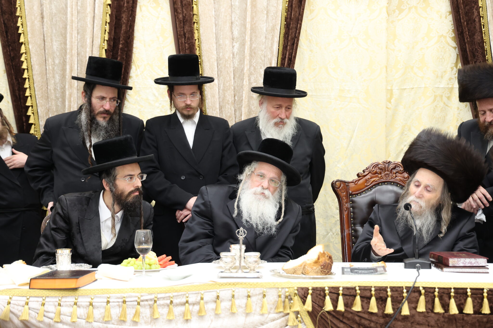 הנגיד הכניס ס"ת להיכל ישיבת 'אוהל שמעון' ערלוי