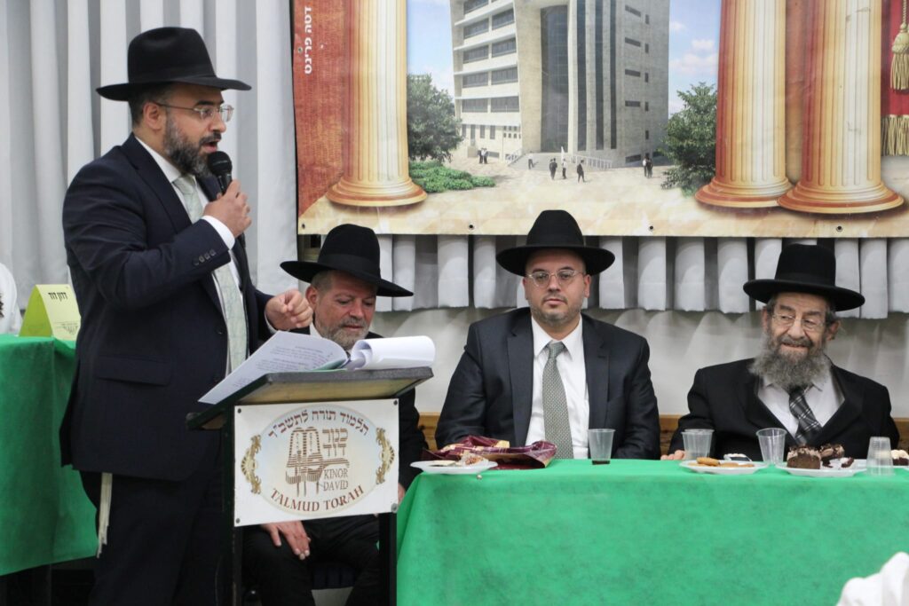 גלריה: רב העיר חילק תעודות לתלמידי 'כינור דוד'