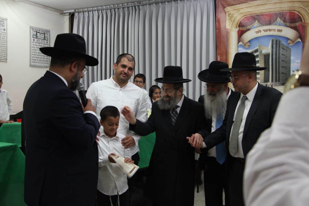 גלריה: רב העיר חילק תעודות לתלמידי 'כינור דוד'