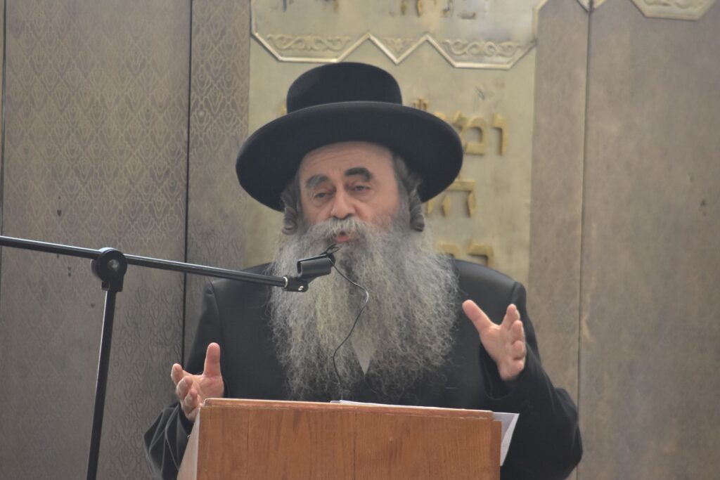 תיעוד: הגאב"ד מסר שיעור ב"צילו של היכל"