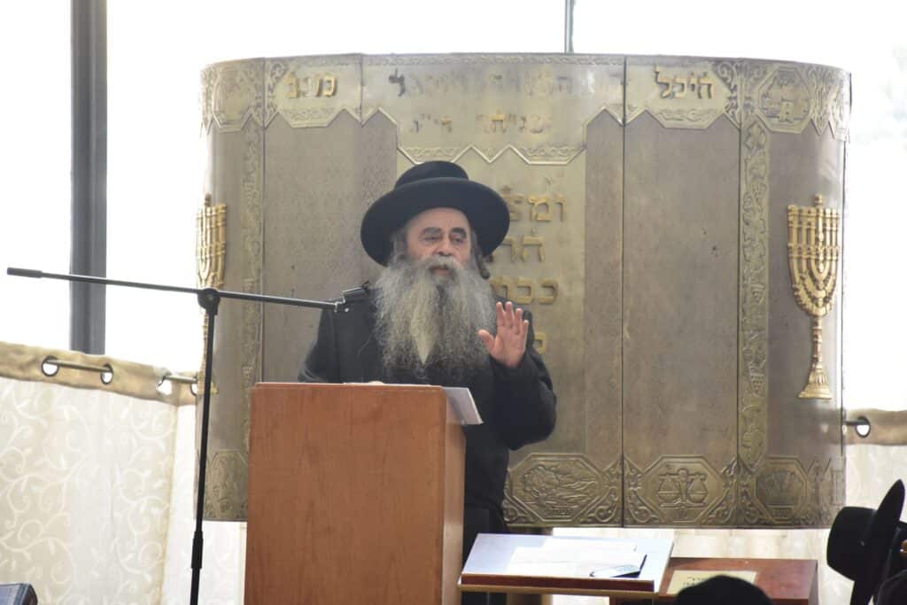 תיעוד: הגאב"ד מסר שיעור ב"צילו של היכל"