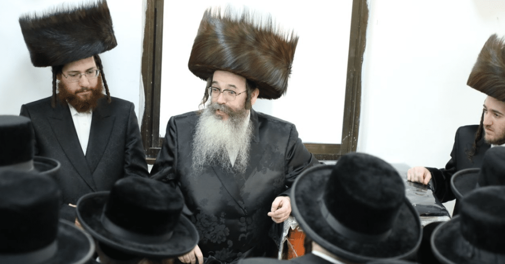  האדמו"ר חיזק את הבחורים שלומדים ביום שישי