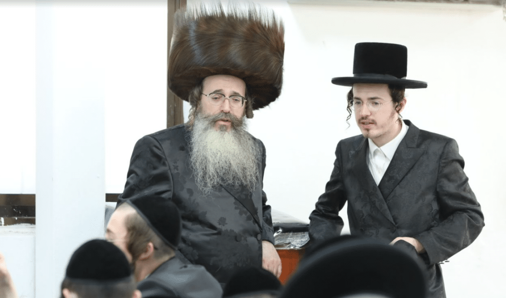  האדמו"ר חיזק את הבחורים שלומדים ביום שישי