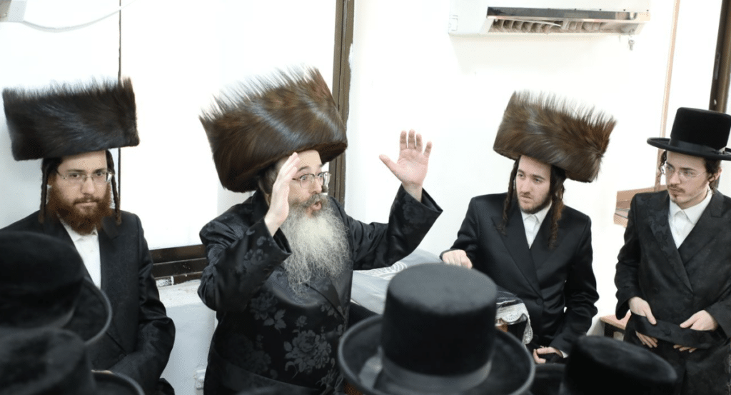  האדמו"ר חיזק את הבחורים שלומדים ביום שישי