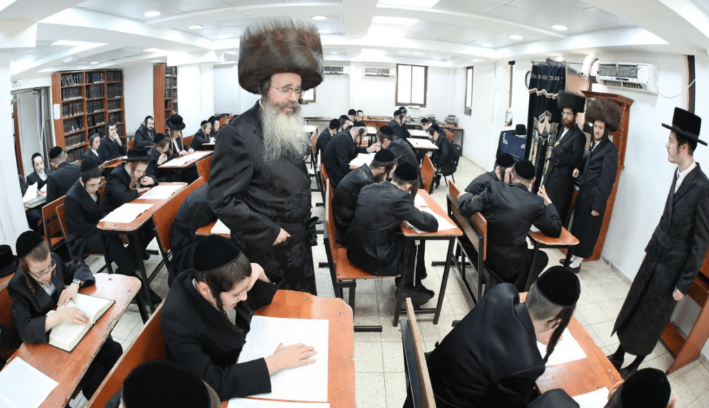  האדמו"ר חיזק את הבחורים שלומדים ביום שישי