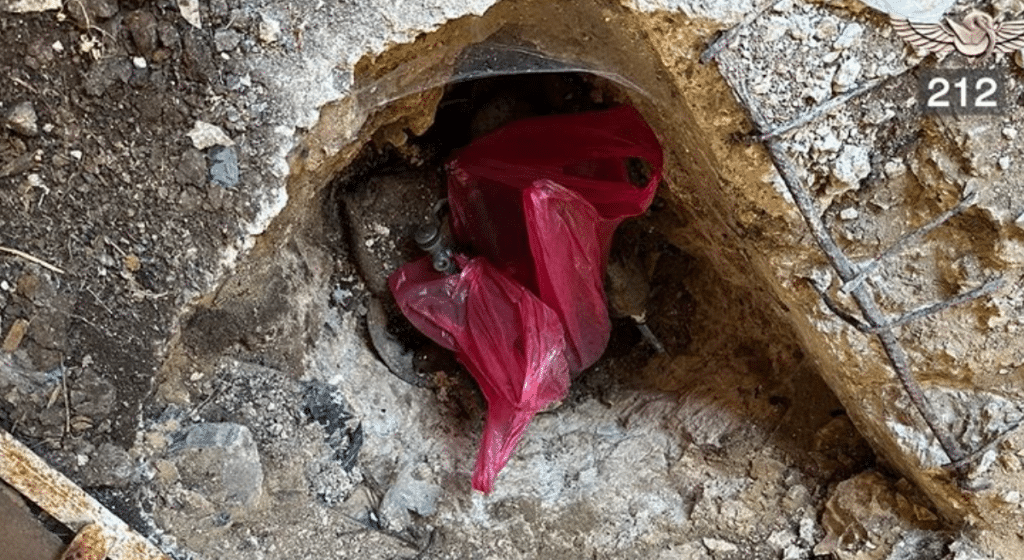 כוחות צה"ל פרצו למסגד וגילו בורות נפץ