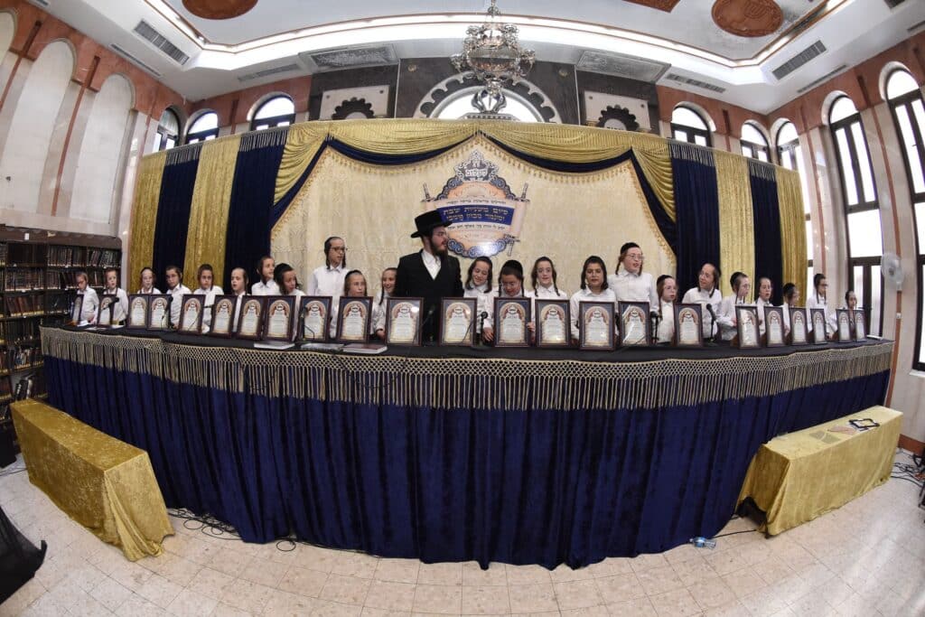 מרגש: התלמידים בלעלוב נבחנו על כל המסכת