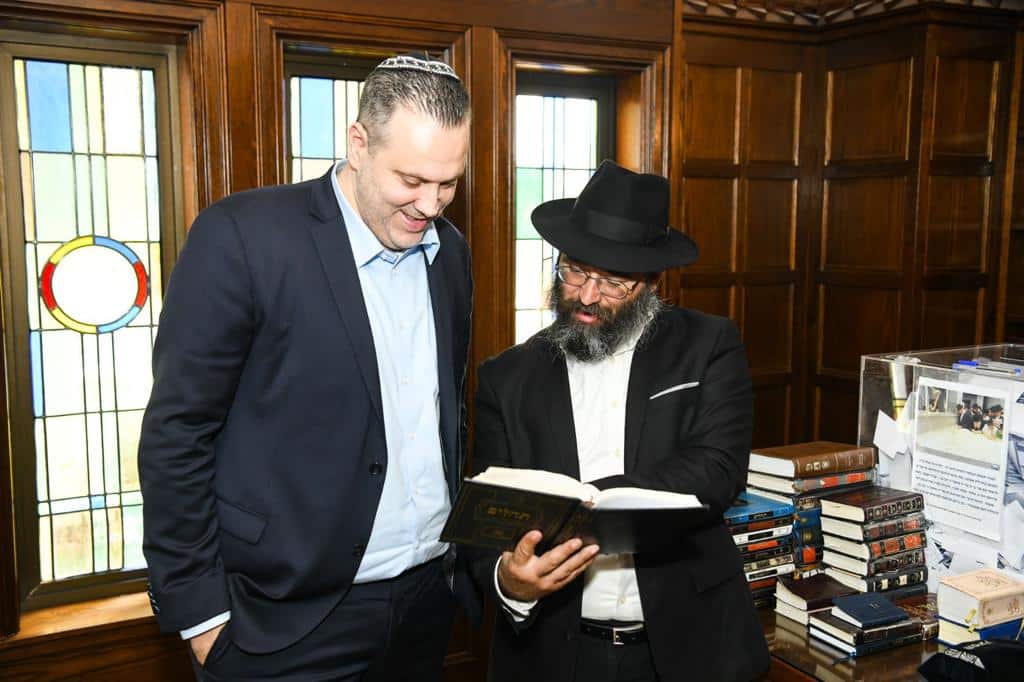 השר זוהר מתחזק את השותפות עם חב"ד למורשת תרבות יהודית השר זוהר מתחזק את השותפות עם חב"ד למורשת תרבות יהודית