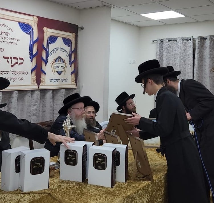 מעמד כבוד התורה ב"תורת ישראל" קרעטשניף – ק"ג