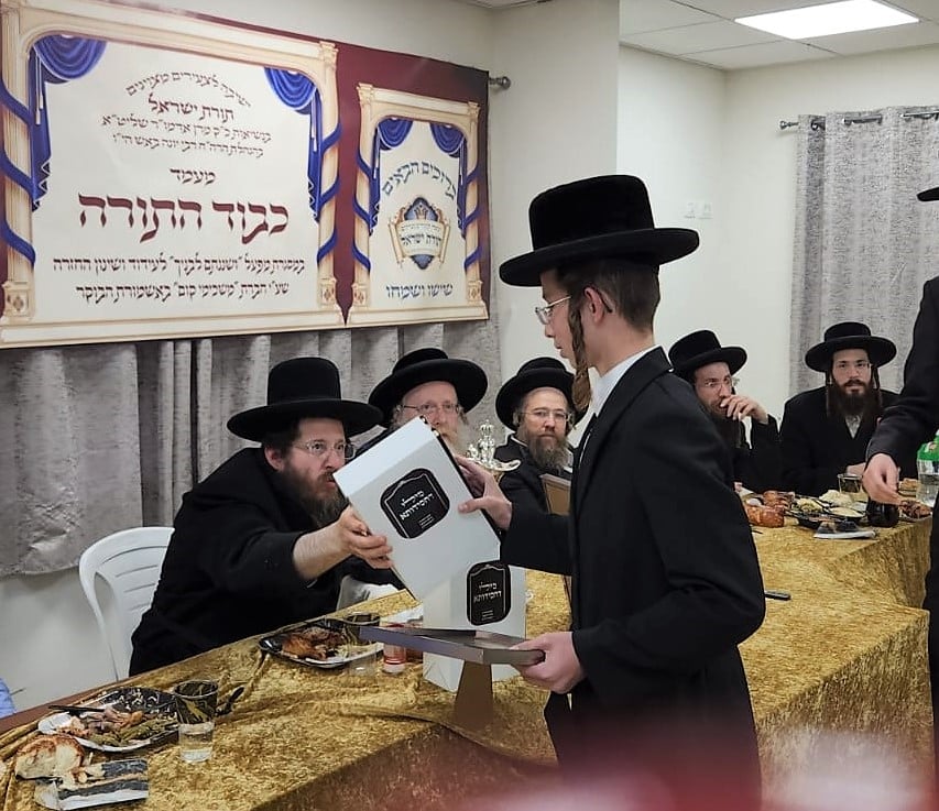 מעמד כבוד התורה ב"תורת ישראל" קרעטשניף – ק"ג