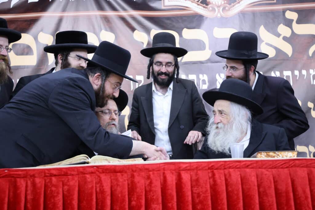 בעדה החרדית סיימו את הש"ס בהילולת הגאב"ד