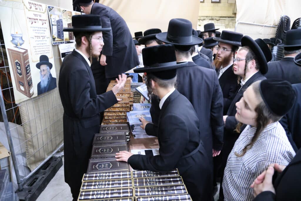 בעדה החרדית סיימו את הש"ס בהילולת הגאב"ד