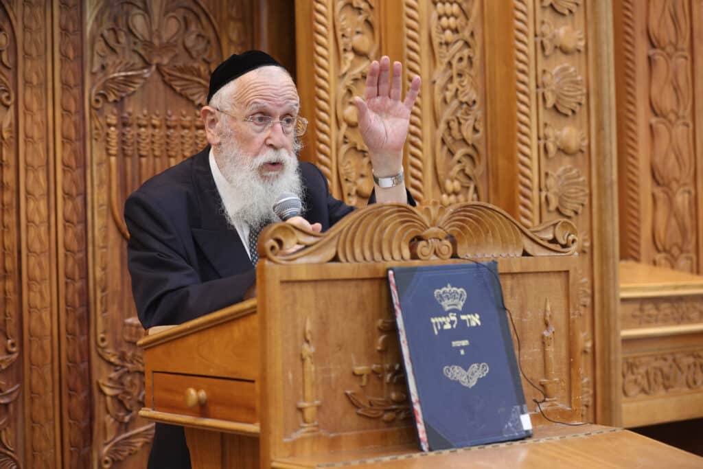 באור לציון התכנסו לזכר מרן הגרב"צ אבא שאול באור לציון התכנסו לזכר מרן הגרב"צ אבא שאול