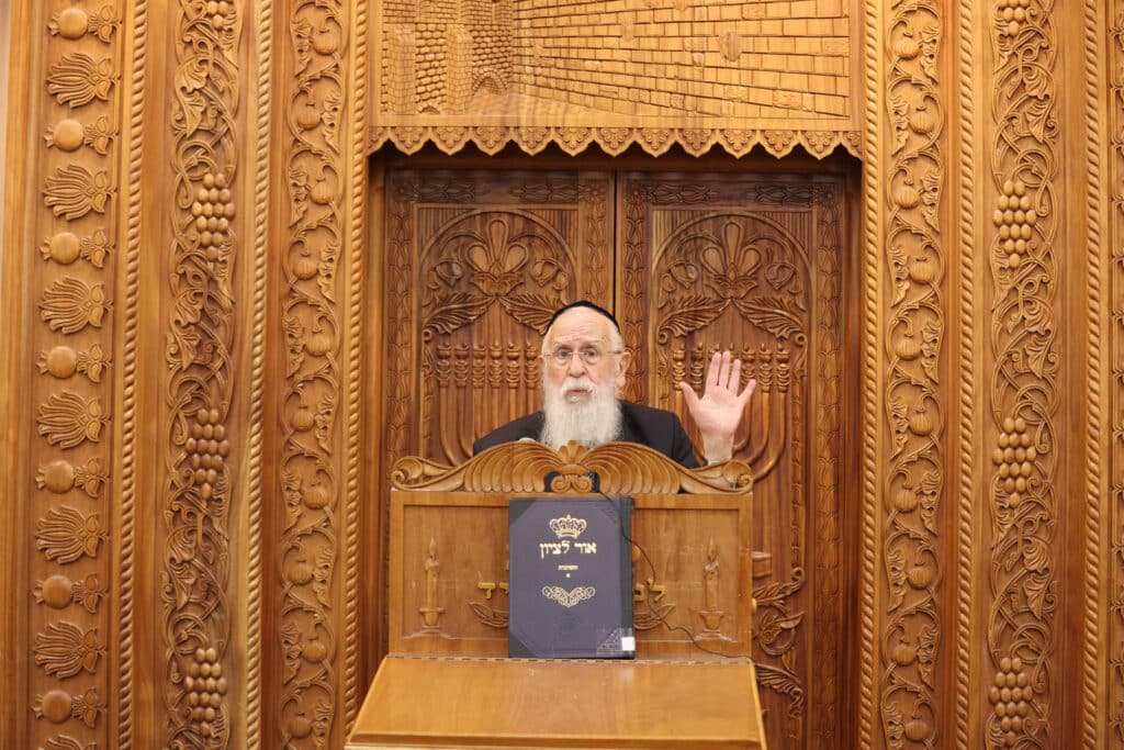 באור לציון התכנסו לזכר מרן הגרב"צ אבא שאול באור לציון התכנסו לזכר מרן הגרב"צ אבא שאול