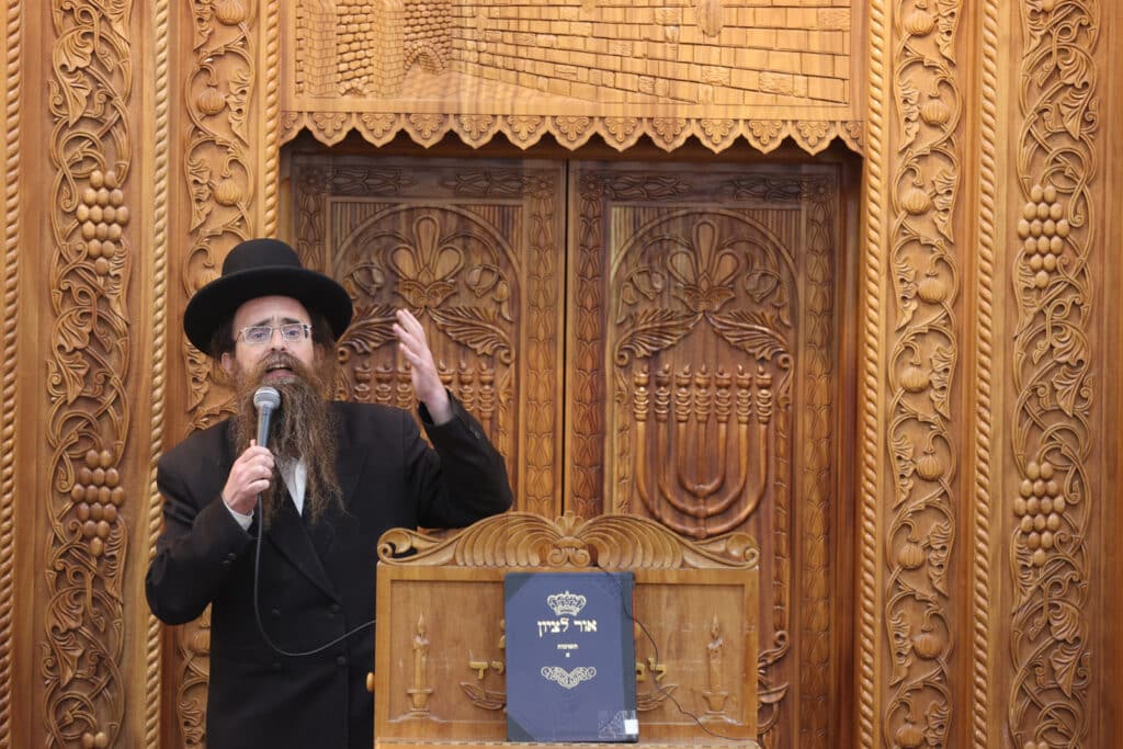 באור לציון התכנסו לזכר מרן הגרב"צ אבא שאול באור לציון התכנסו לזכר מרן הגרב"צ אבא שאול