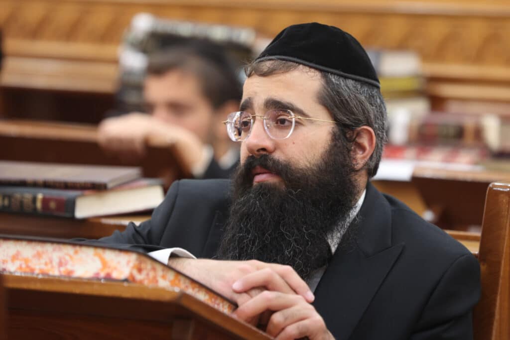 באור לציון התכנסו לזכר מרן הגרב"צ אבא שאול באור לציון התכנסו לזכר מרן הגרב"צ אבא שאול