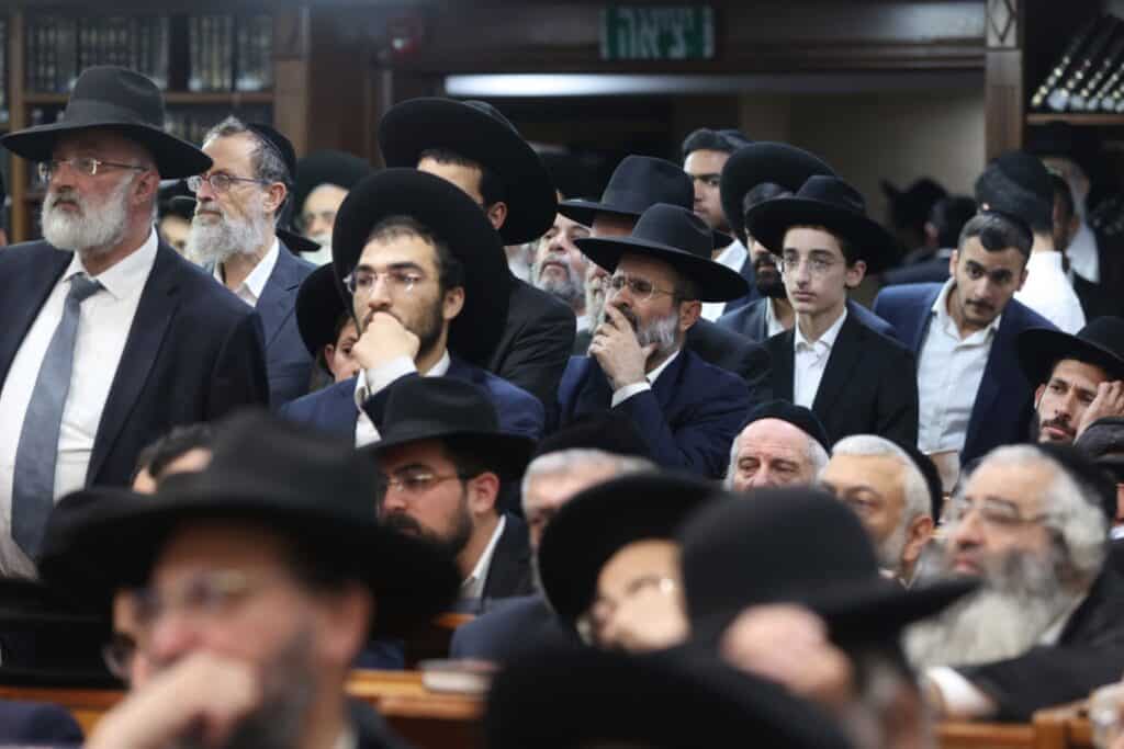 באור לציון התכנסו לזכר מרן הגרב"צ אבא שאול באור לציון התכנסו לזכר מרן הגרב"צ אבא שאול