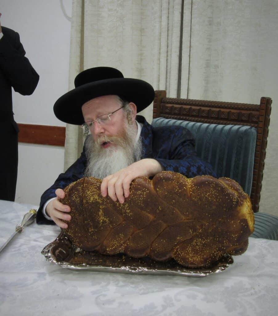 האדמו"ר מקרעטשניף קרית גת ערך את שולחנו לכבוד הסב