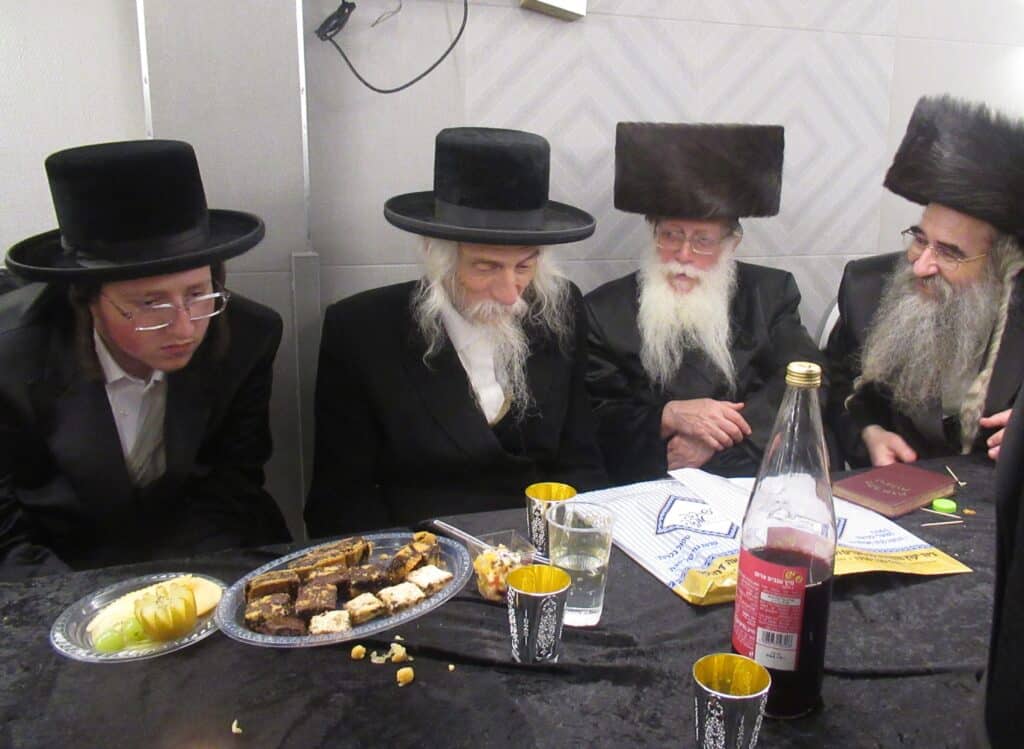 גלריה: שמחת האירוסין לנכדת האדמו"ר מקארלי