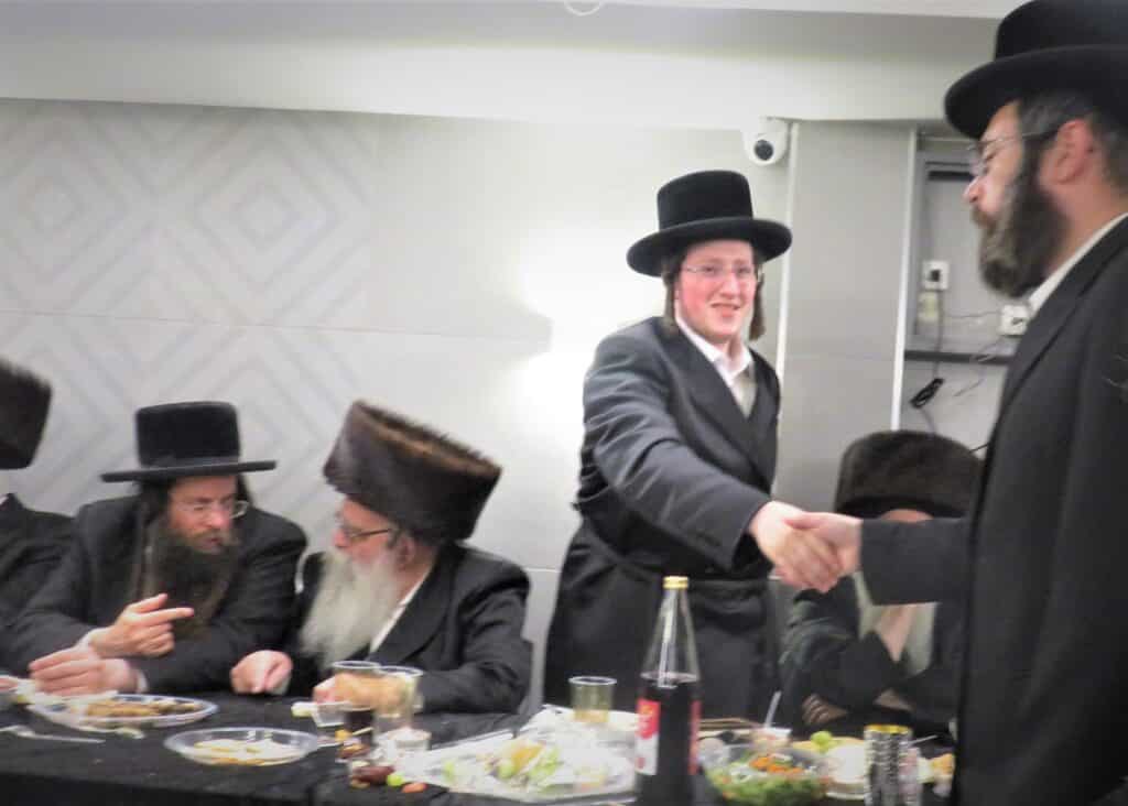 גלריה: שמחת האירוסין לנכדת האדמו"ר מקארלי