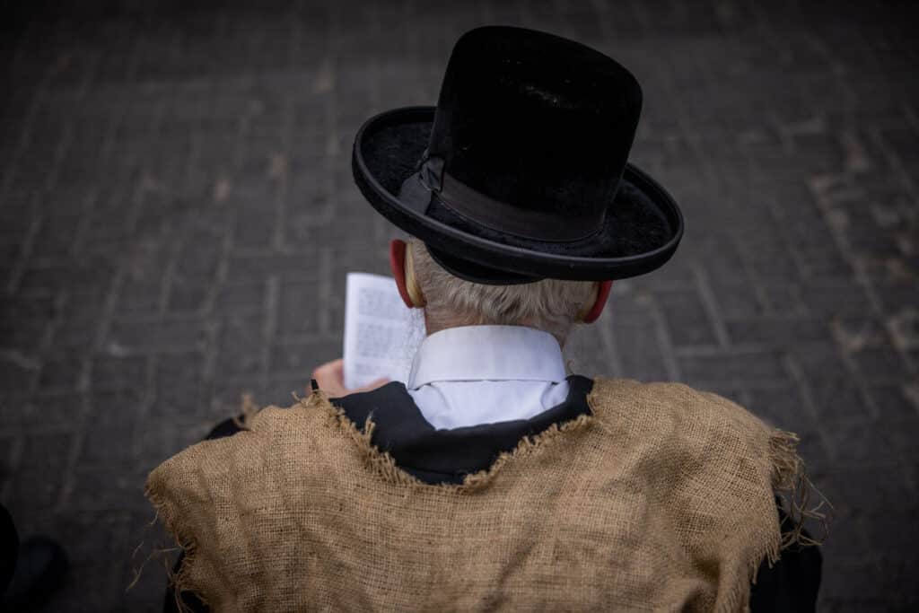 במחאה על הרכבת: מפגינים קראו תיקון חצות בלבוש שק