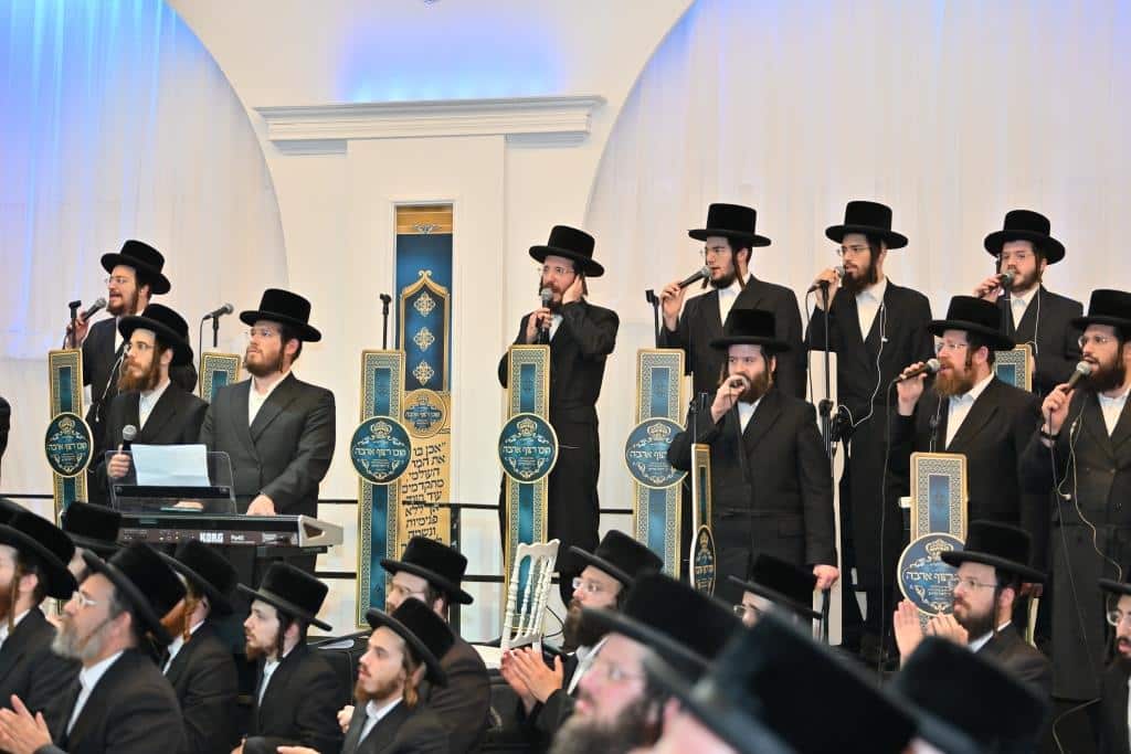 לבקשת האדמו"ר: חסידי ויז'ניץ התכנסו לכנס חיזוק