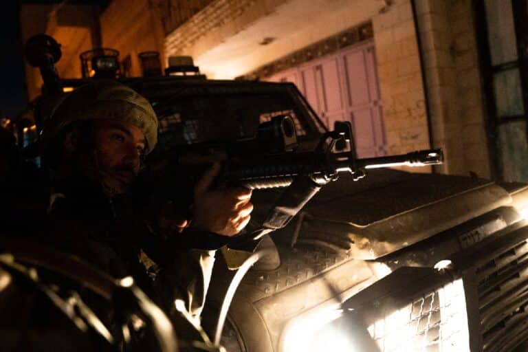 סכינים, אבנים ותחמושת: 5 פעילי טרור נעצרו ביו"ש