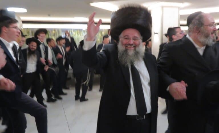 שמחת נישואי בן הגרמ"ב זילברברג • תיעוד