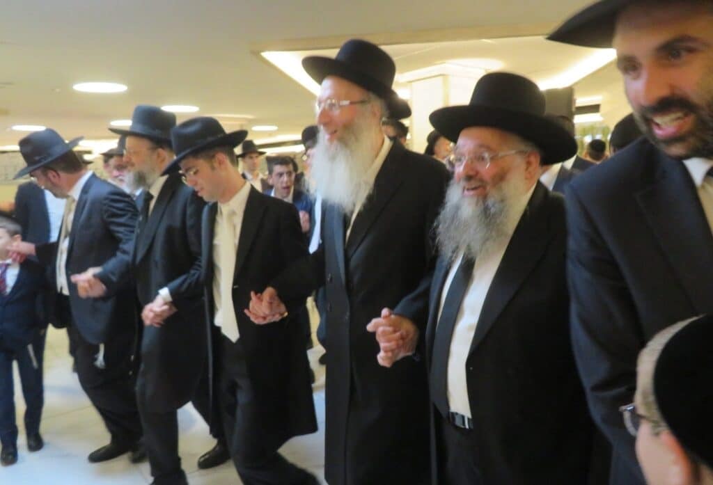 שמחת נישואי בן הגרמ"ב זילברברג • תיעוד