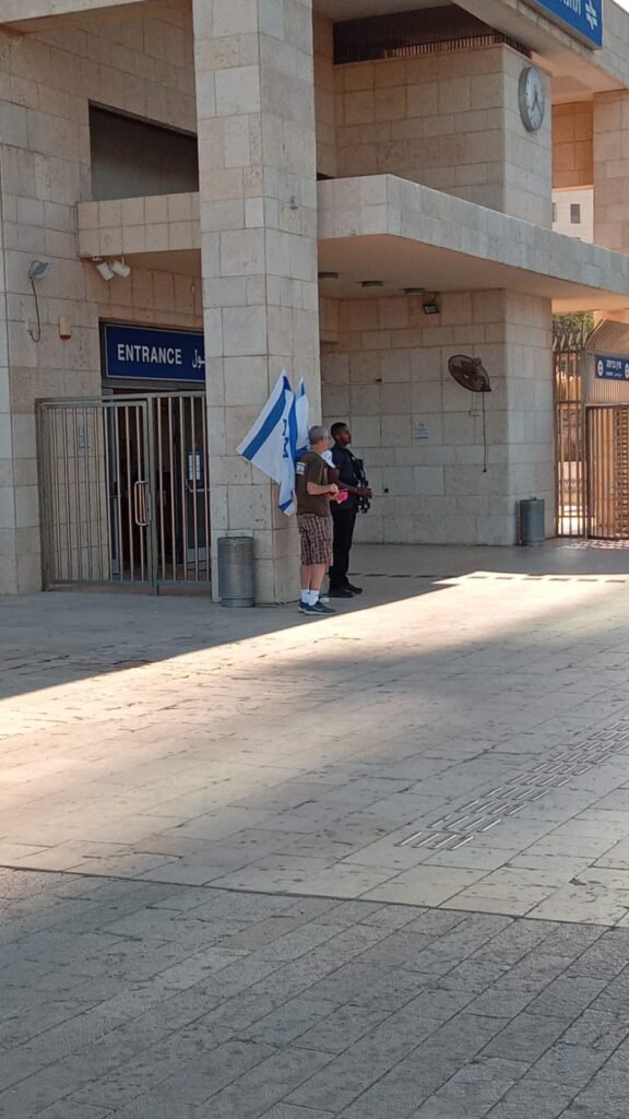 בגלל עשרות מפגינים: המשטרה סגרה רחובות שלמים בתל אביב