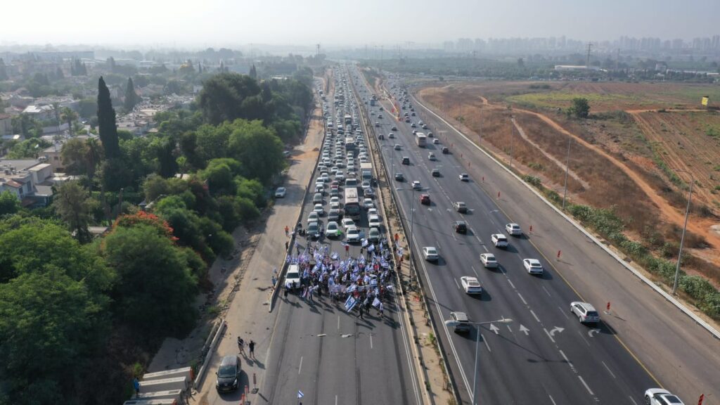 הקבינט דן, הצבא מתלבט וההכרעה מתעכבת | אריה זיסמן