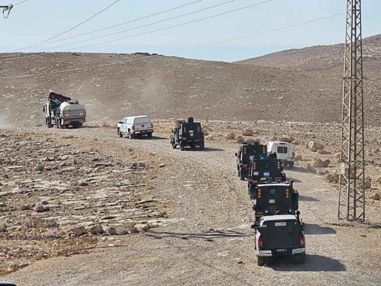 בנו וילה על המקום: כך פלסטינים שדדו ממצאים היסטוריים