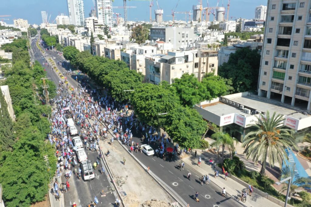 19 אנרכיסטים נעצרו - הצירים הבינעירוניים נפתחו