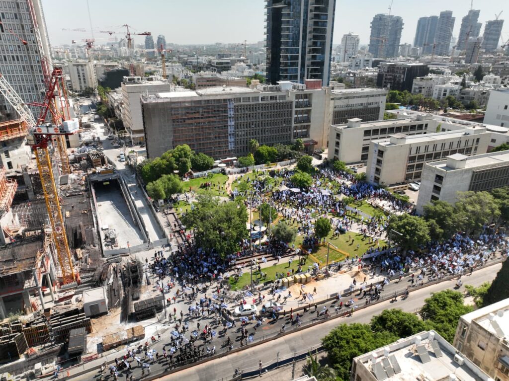 19 אנרכיסטים נעצרו - הצירים הבינעירוניים נפתחו