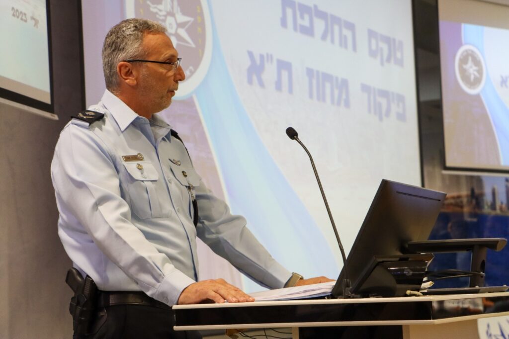 עמי אשד בטקס הפרידה: המשטרה צריכה להגן על הדמוקרטיה