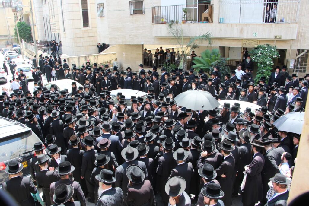 תיעוד: הלווית אמו של כ"ק אדמו"ר מבוהוש