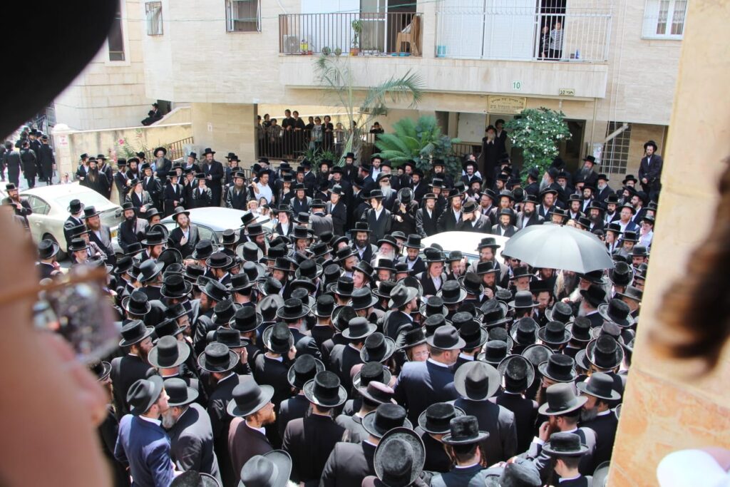 תיעוד: הלווית אמו של כ"ק אדמו"ר מבוהוש