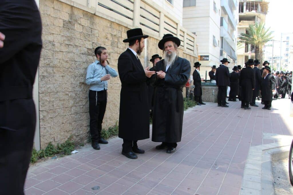 תיעוד: הלווית אמו של כ"ק אדמו"ר מבוהוש