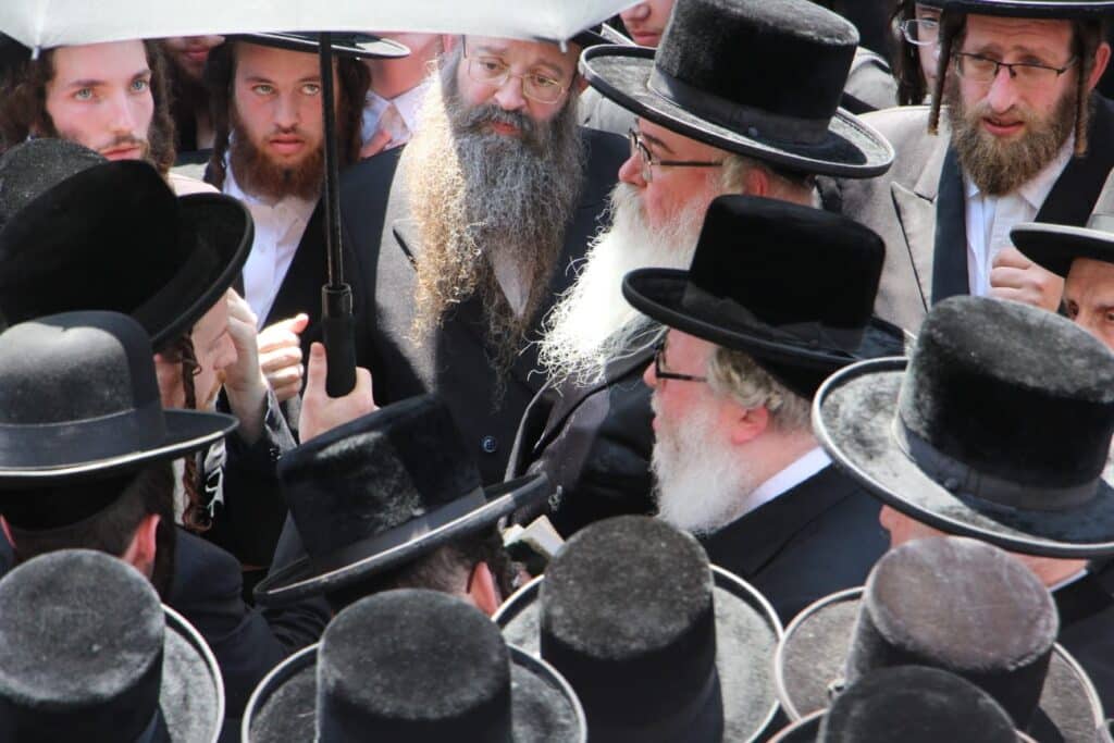 תיעוד: הלווית אמו של כ"ק אדמו"ר מבוהוש