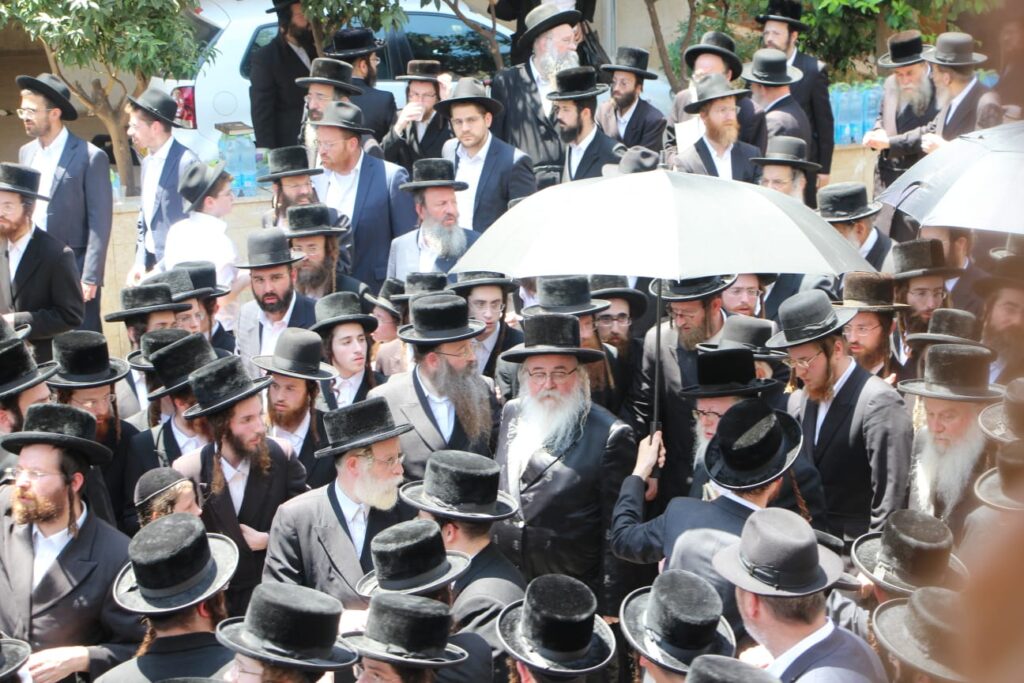 תיעוד: הלווית אמו של כ"ק אדמו"ר מבוהוש