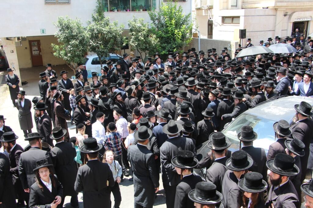 תיעוד: הלווית אמו של כ"ק אדמו"ר מבוהוש