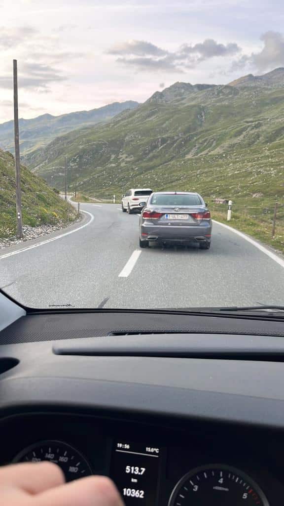 בין הנופים הקסומים של דאבוס: המנוחה של הרבי מגור