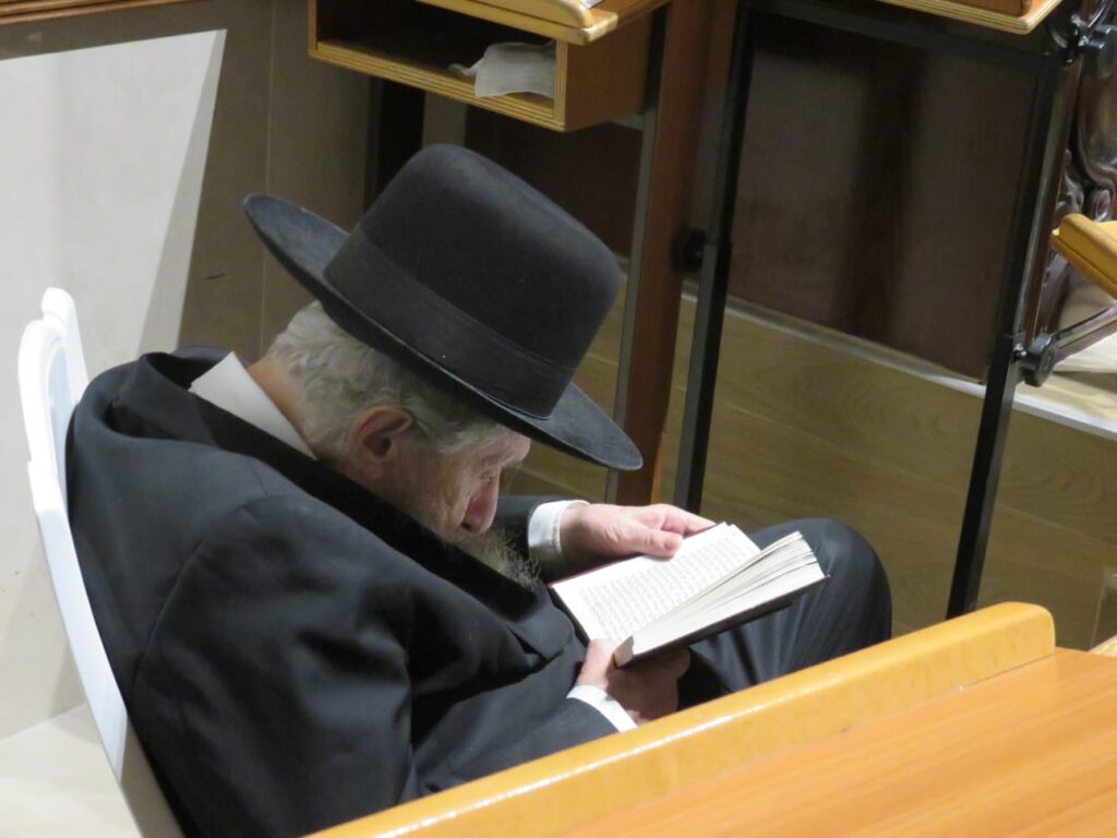 תשעה באב במחיצת מרן הגר"ד לנדו