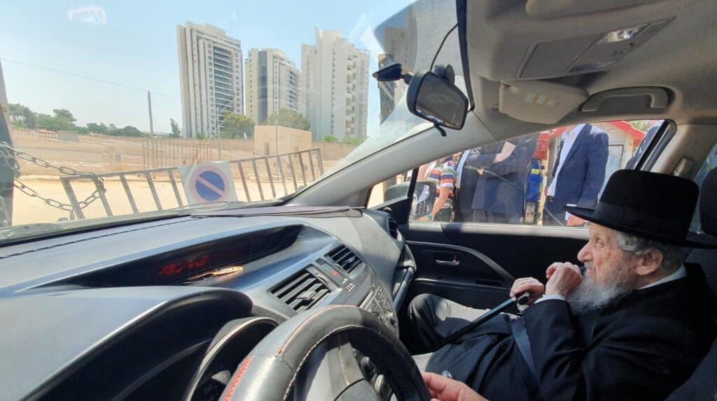 תשעה באב במחיצת מרן הגר"ד לנדו