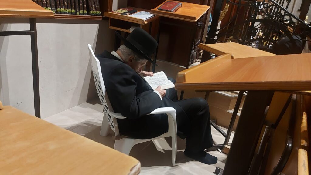 תשעה באב במחיצת מרן הגר"ד לנדו