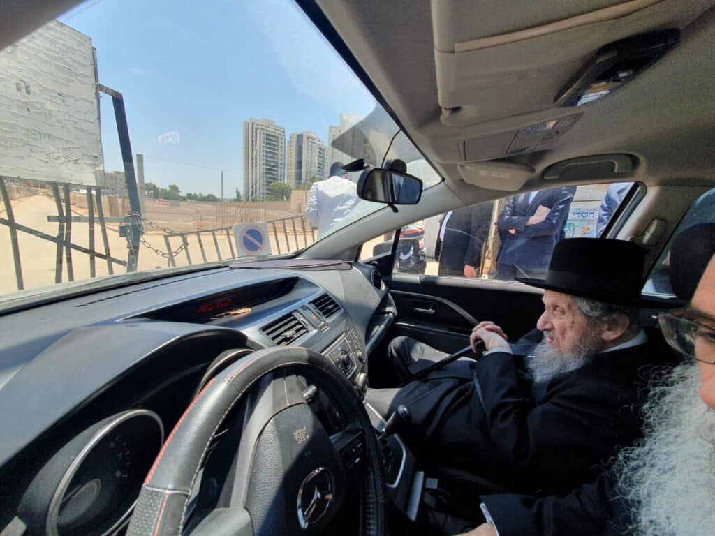 תשעה באב במחיצת מרן הגר"ד לנדו