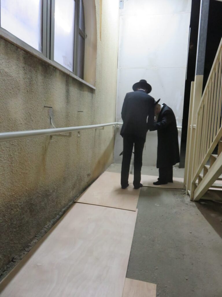 תשעה באב במחיצת מרן הגר"ד לנדו