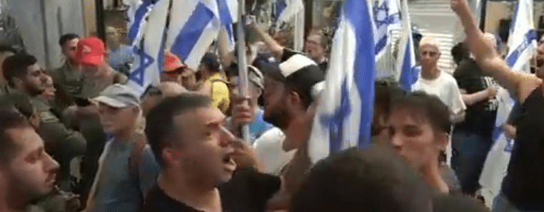 עימותים סוערים: האנרכיסטים משבשים את תנועת הרכבות