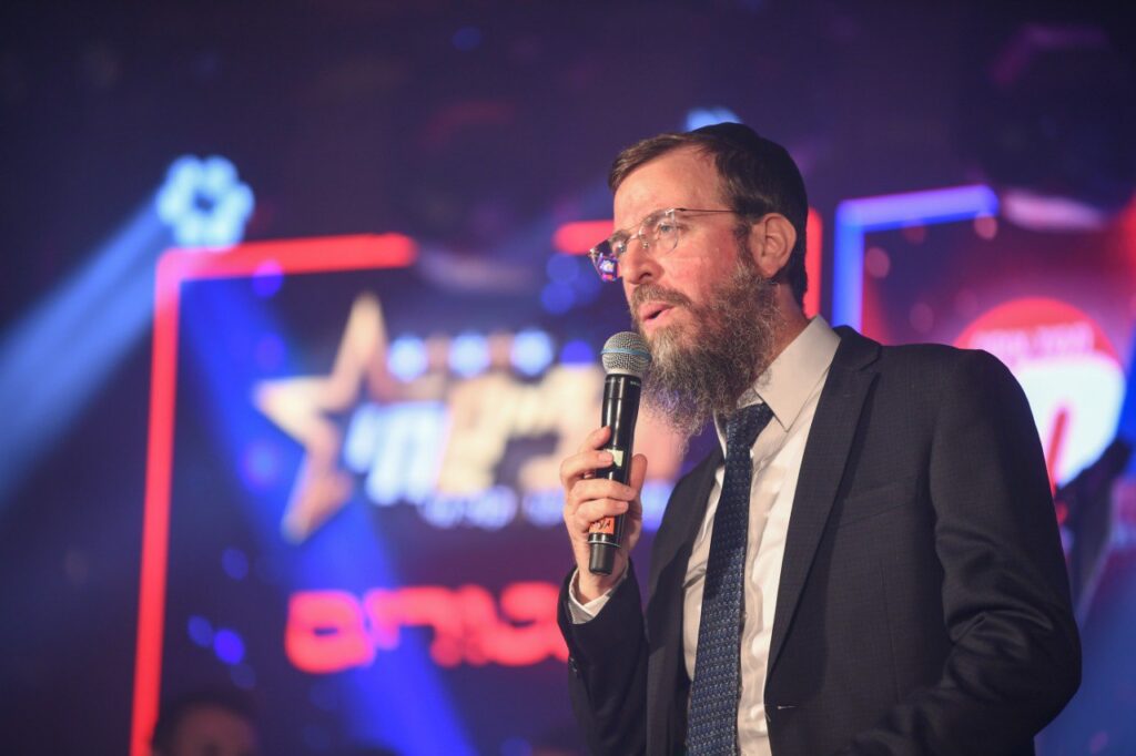 שלום ברנהולץ השיק את "ביכורים" במופע השקה מרהיב