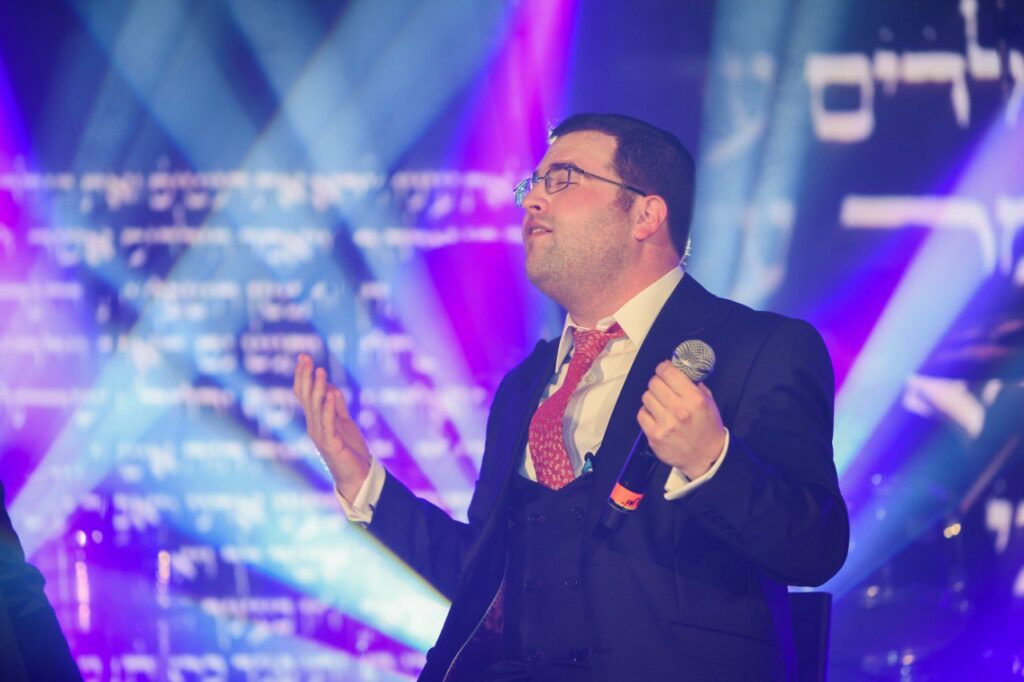 שלום ברנהולץ השיק את "ביכורים" במופע השקה מרהיב